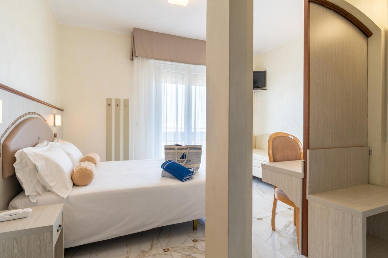 Hotel Gambrinus - Valentini Family Village Белариа-Игеа Марина Екстериор снимка