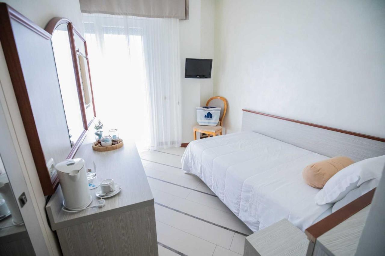Hotel Gambrinus - Valentini Family Village Белариа-Игеа Марина Екстериор снимка