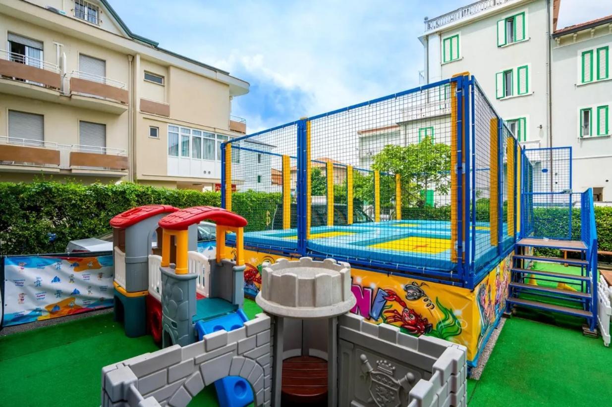 Hotel Gambrinus - Valentini Family Village Белариа-Игеа Марина Екстериор снимка
